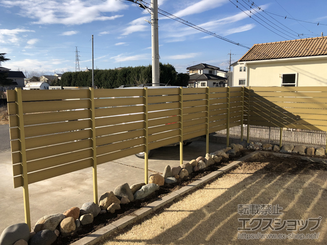 栃木県宇都宮市ののフェンス・柵 マイティウッド　ベーシック 横貼り8段 隙間10mm 施工例