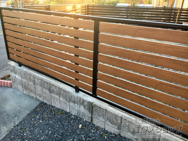 岐阜県土岐市ののフェンス・柵 モクアルフェンス 横板タイプ 自由柱施工 施工例