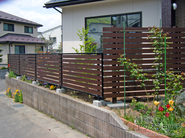 山形県山形市ののフェンス・柵 ルシアスフェンスF04型 横板 複合カラー 自由柱施工 施工例