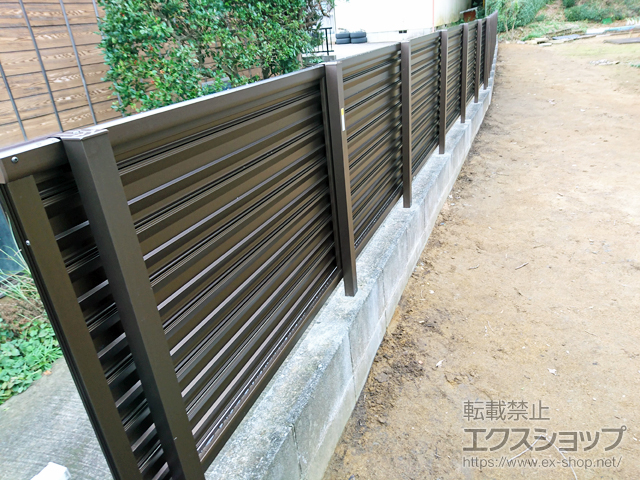 千葉県富里市ののフェンス・柵 ミエーネフェンス 目隠しルーバータイプ  自由柱施工 施工例