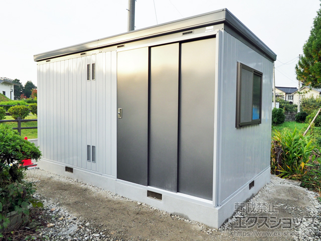 山形県酒田市のの物置・屋外倉庫 断熱物置 ネクスタプラス 扉タイプ 多雪地型 4420×2630×2375 NXP-118HT-【PG】 施工例