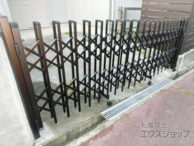 兵庫県神戸市ののカーゲート トリップゲート 傾斜地専用型 ノンレール 片開き 37S 施工例