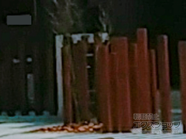 栃木県宇都宮市のの門扉 ルシアス門扉BW02型 横スリット(木調框) 両開き親子 複合カラー 門柱使用 施工例