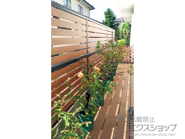 埼玉県さいたま市ののフェンス・柵 モクアルフェンス 横板タイプ 2段支柱 自立建て用（パネル2段） 施工例