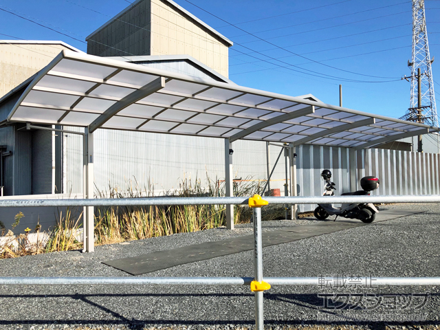 埼玉県八潮市ののカーポート レイナポートグラン 縦連棟　積雪〜20cm対応 施工例