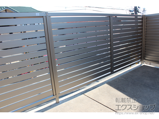 大阪府豊中市ののフェンス・柵 プレスタフェンス7Y型 間仕切り柱　※8型と連結 施工例