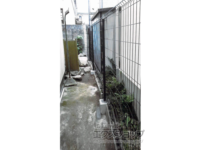 大阪府大東市ののフェンス・柵 イーネットフェンス1F型 高尺タイプ 自由柱タイプ 施工例