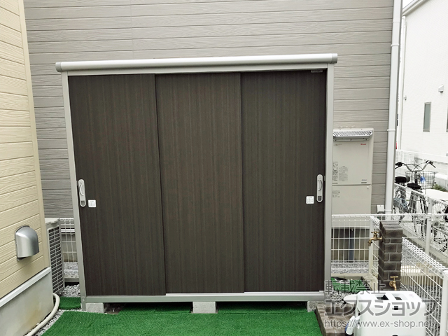 埼玉県上尾市のの物置・屋外倉庫 エスモ 一般型 2100×750×1959 ESE-2107A-DW 施工例