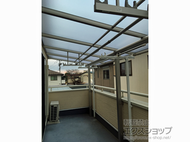 栃木県宇都宮市ののバルコニー・ベランダ屋根 ヴェクターテラス F型 屋根タイプ 連棟 積雪〜20cm対応 施工例
