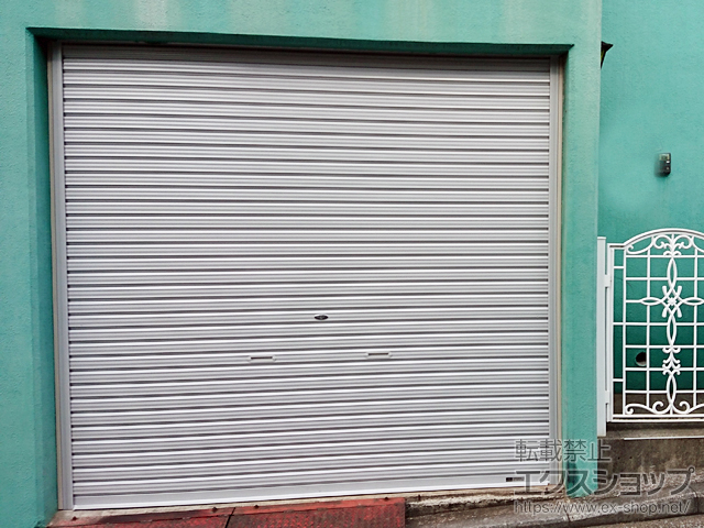 神奈川県横浜市ののガレージシャッター プラテアII スチールタイプ 手動式 施工例