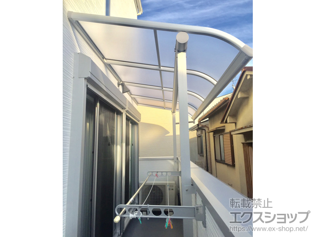 大阪府大阪市ののバルコニー・ベランダ屋根 ヴェクターテラス R型 屋根タイプ 単体 積雪〜20cm対応 施工例
