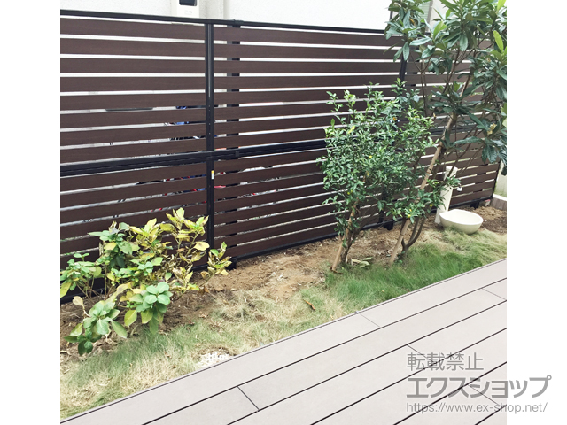 東京都西東京市ののフェンス・柵 モクアルフェンス 横板タイプ 2段支柱 自立建て用（パネル2段） 施工例