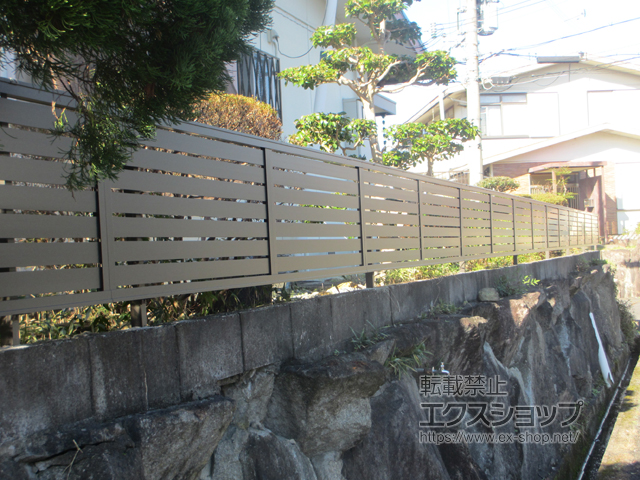 京都府綾部市ののフェンス・柵 プレスタフェンス 7Y型 横スリット フリーポールタイプ 施工例