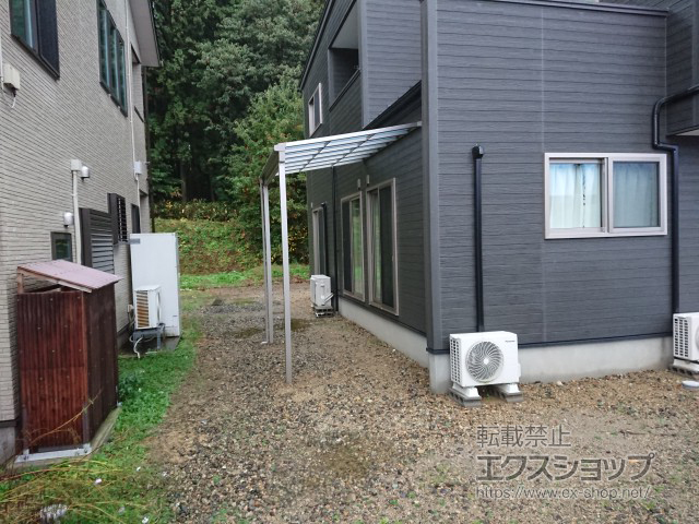 新潟県村上市ののテラス屋根 スピーネ F型 3000 テラスタイプ 単体 積雪〜100cm対応 施工例