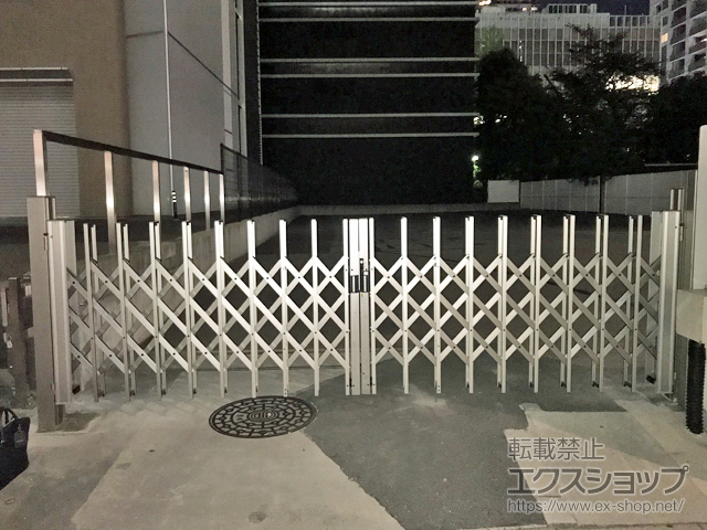 広島県広島市ののカーゲート トリップゲート NC型 ノンキャスター 両開き 42W（21S+21M）*ロング柱仕様 施工例