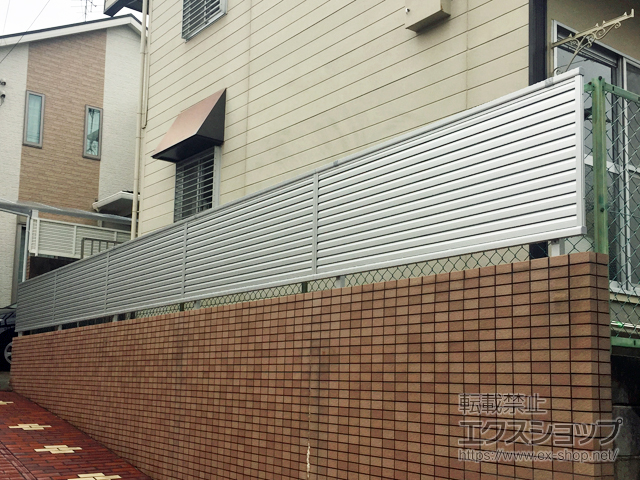 大阪府豊中市ののフェンス・柵 ミエーネフェンス 目隠しルーバータイプ 自由柱施工 施工例