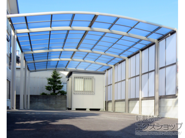 徳島県鳴門市ののカーポート ネスカR (ラウンドスタイル) ワイド 縦連棟 積雪〜20cm対応 施工例