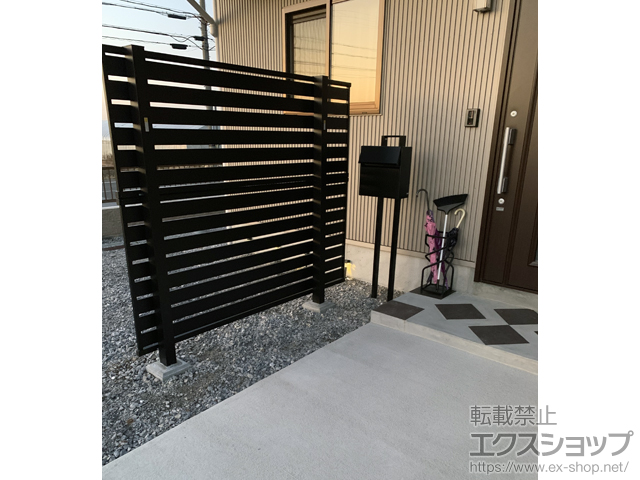 滋賀県彦根市ののフェンス・柵 モクアルフェンス 横板タイプ 2段支柱 自立建て用 （パネル2段） 施工例