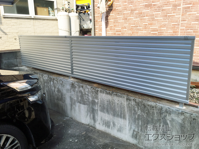 東京都八王子市ののフェンス・柵 ミエーネフェンス 目隠しルーバータイプ 自由柱施工 施工例