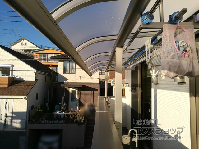 神奈川県横浜市ののバルコニー・ベランダ屋根 プレシオステラス R型 屋根タイプ 連棟 積雪〜20cm対応 施工例