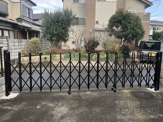 茨城県かすみがうら市ののカーゲート トリップゲート RB型 ノンレール 片開き 47S 施工例