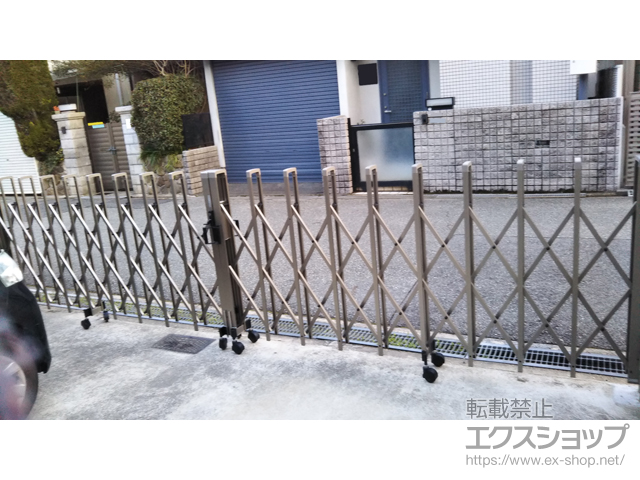 兵庫県西宮市ののカーゲート トリップゲート RB型 ノンレール 両開き 54W(27S+27M) 施工例