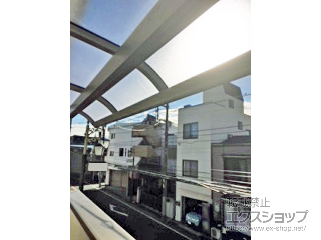 東京都板橋区ののバルコニー・ベランダ屋根 ヴェクターテラス R型 屋根タイプ 単体 積雪〜20cm対応 施工例