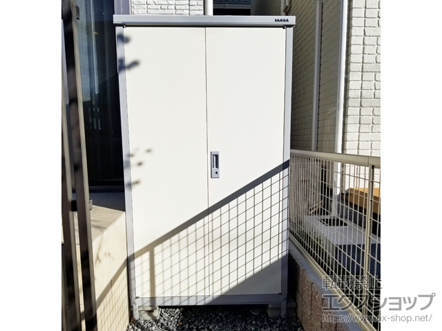 広島県広島市のの物置・屋外倉庫 アイビーストッカー 1100×905×1903（BJX-119E） BJX-119E-FW 施工例