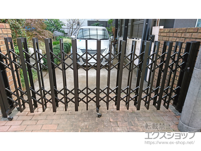 神奈川県藤沢市ののカーゲート アルシャインII HW型Aタイプ ノンレール 片開き 320Ｓ 施工例