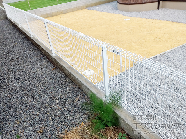 滋賀県大津市ののフェンス・柵 メッシュフェンス G10-R　自由柱 施工例