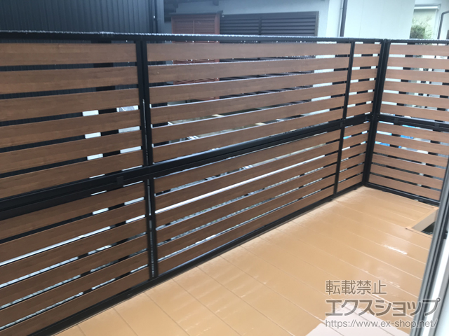 兵庫県加古川市ののフェンス・柵 モクアルフェンス 横板タイプ 2段支柱 自立建て用（パネル2段） 施工例