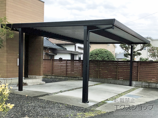 鹿児島県鹿児島市のLIXIL リクシル（トステム）のカーポート テリオスポートIII 900 2台用 角柱4本柱 積雪〜30cm対応 施工例