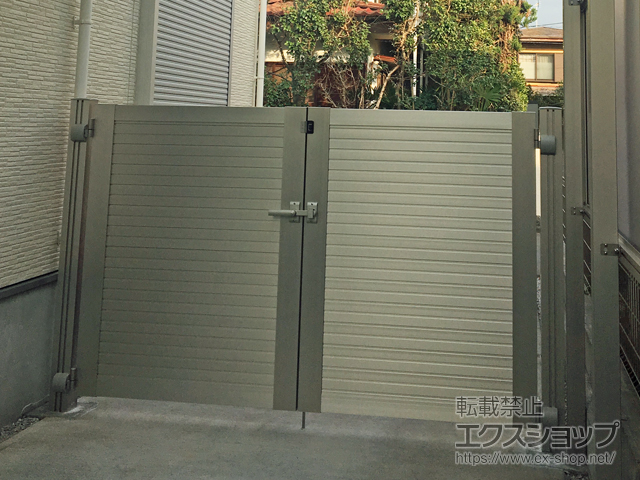 東京都立川市のの門扉 シンプレオ門扉5型 横目隠し 両開き 門柱使用 施工例