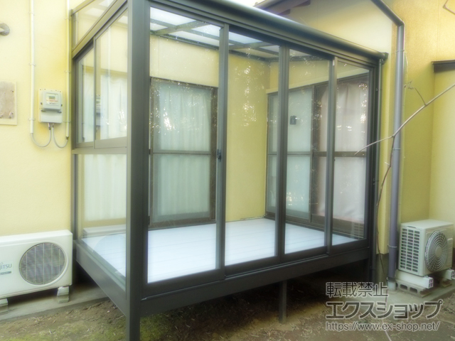 熊本県上益城郡益城町ののテラス囲い・サンルーム サニージュ F型 床納まり ランマ無 積雪〜20cm対応 *片袖納まり 施工例