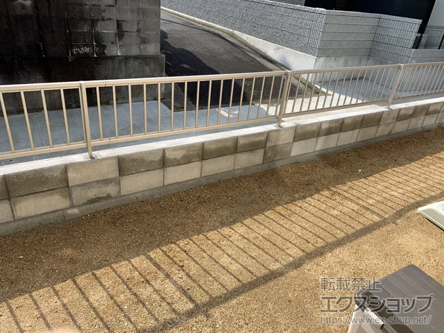 香川県丸亀市のValue Selectのフェンス・柵・塀 ミエッタフェンス 防犯たて格子タイプ　自由柱施工 施工例
