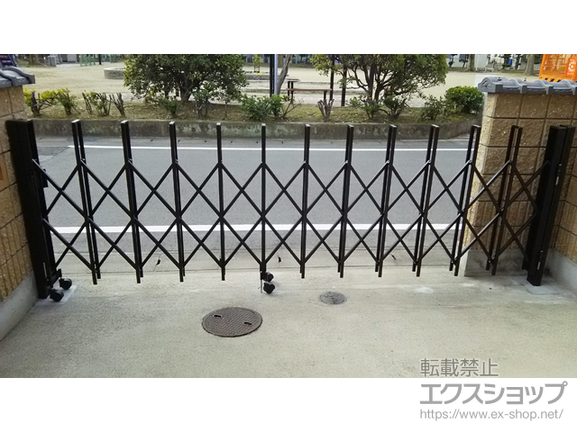 愛知県一宮市ののカーゲート トリップゲート RA型 ノンレール 片開き　35S*施錠機能無し 施工例