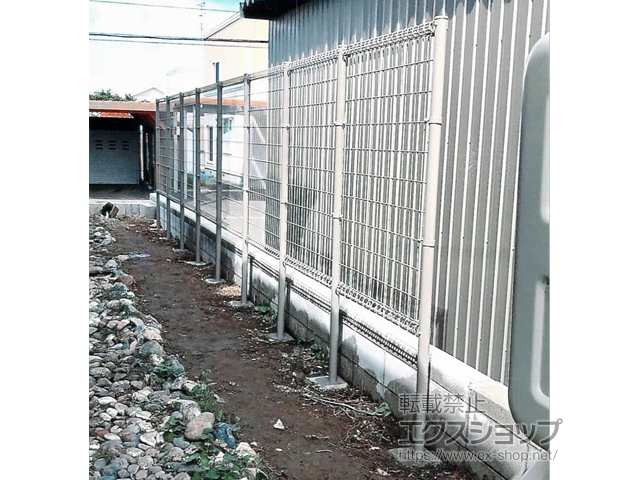北海道北広島市ののフェンス・柵 ハイグリッドフェンスN1型 間仕切り柱タイプ 施工例