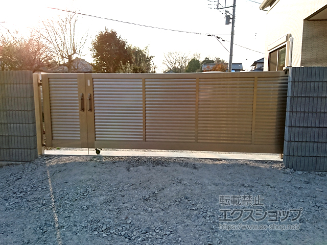 茨城県下妻市ののカーゲート クレディキャスター引戸 6型 袖門扉付 施工例