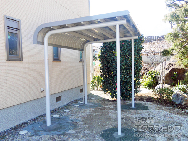 山梨県北杜市ののサイクルポート・駐輪場 イナバ自転車置場 BPタイプ　多雪地型 独立タイプ 埋め込み式（BP-24SU） 施工例