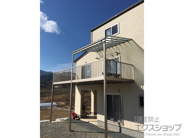 長野県飯田市のLIXIL リクシル（トステム）のバルコニー・ベランダ屋根 パワーアルファ RB型 ビューステージHスタイル用屋根タイプ 単体 積雪〜30cm対応 施工例