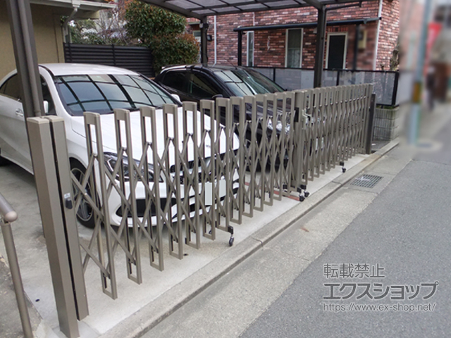 兵庫県宝塚市ののカーゲート アルシャインII M型 Aタイプ ノンレール 両開き 600W 施工例
