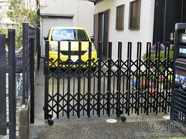 兵庫県西宮市ののカーゲート トリップゲート ペットガード型 ノンレール 片開き 26S 施工例