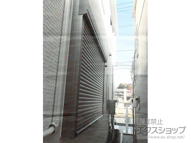 東京都小金井市のLIXIL リクシル（トステム）のガレージシャッター 【特注】リフォームシャッター イタリヤ 手動式 施工例