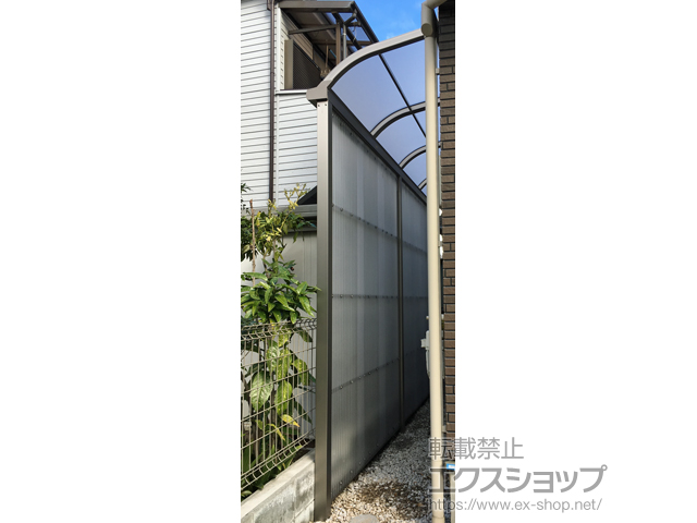 東京都稲城市ののストックヤード スピーネストックヤードR型 波板タイプ スクリーン仕様 積雪〜20ｃｍ対応 施工例