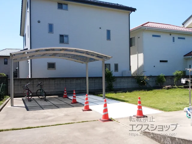 群馬県伊勢崎市のYKKAPのカーポート レイナツインポートグラン　積雪～20cm対応 施工例