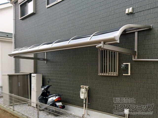 神奈川県横浜市のLIXIL リクシル（トステム）のバルコニー・ベランダ屋根 パワーアルファ RB型 ルーフタイプ 単体 積雪〜30cm対応 施工例