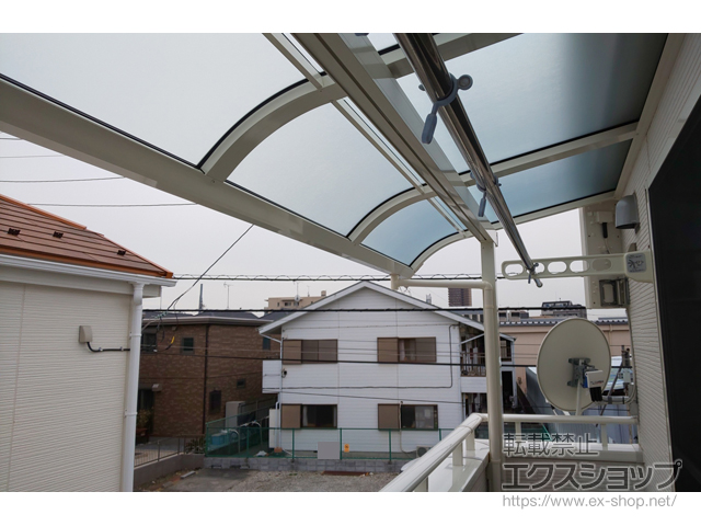 東京都江戸川区ののバルコニー・ベランダ屋根 スピーネ R型 屋根タイプ 単体 積雪〜20cm対応 施工例