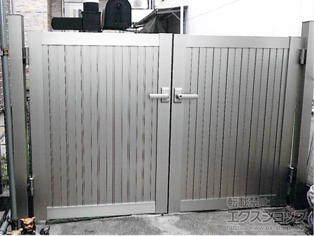 東京都東村山市のの門扉 シンプレオ門扉6型 たて目隠し 両開き 門柱使用 施工例