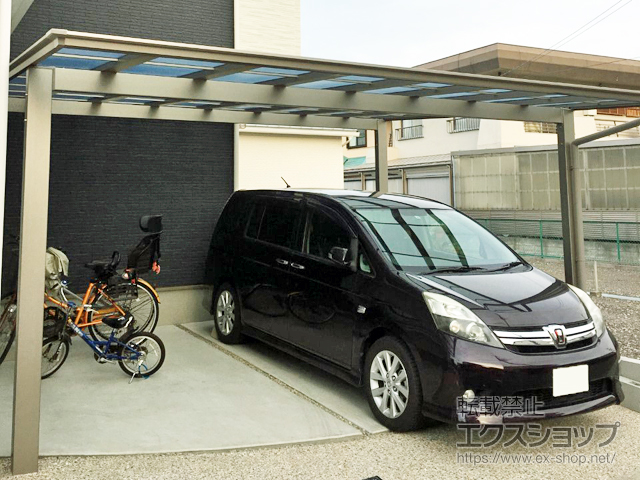 愛知県小牧市ののカーポート ネスカF (フラットスタイル) ワイド 積雪〜20cm対応 施工例
