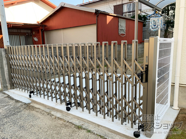 香川県高松市ののフェンス・柵 メッシュフェンス M0 間仕切柱 施工例